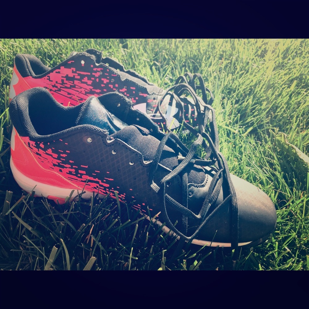 Size 6 softball Cleats